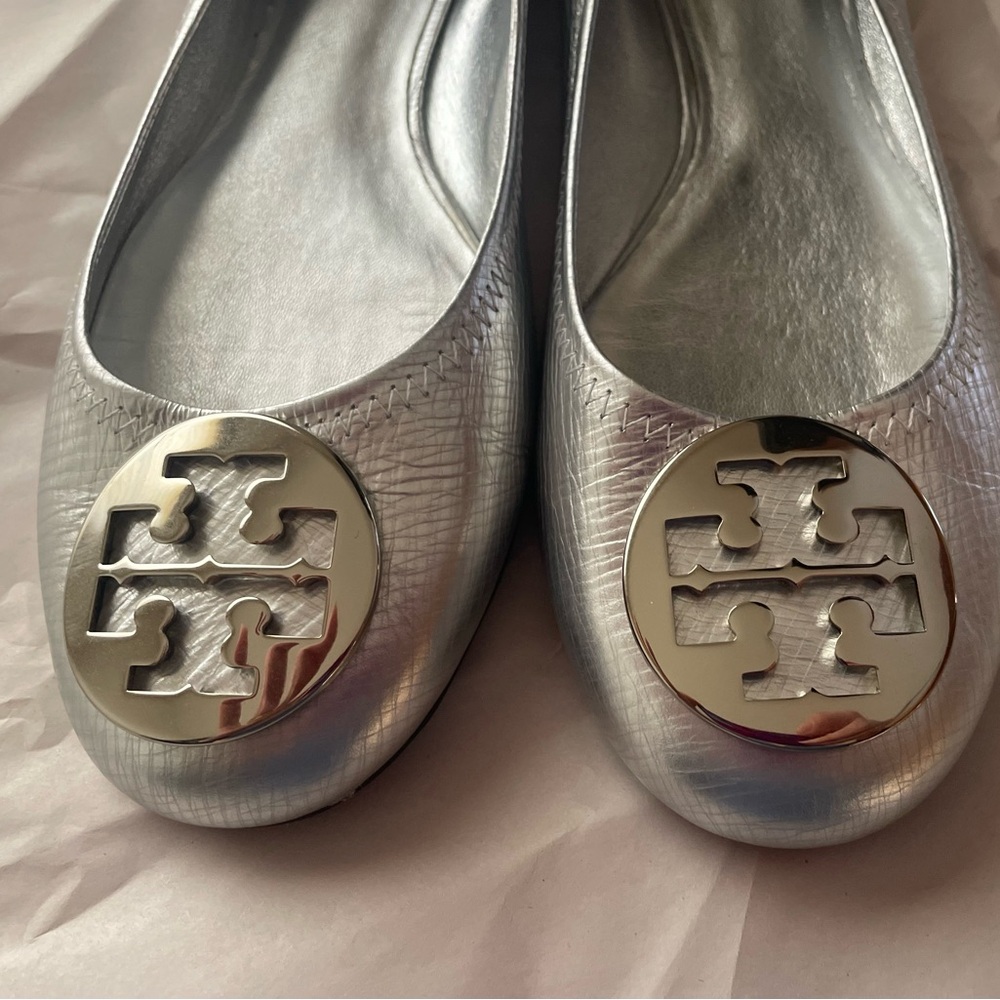 Tory Burch Silver Metallic Leather Logo Ballet Flats